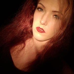 Meet your Posher, Laural